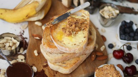 Wholemeal Toast with Nutritious Toppings