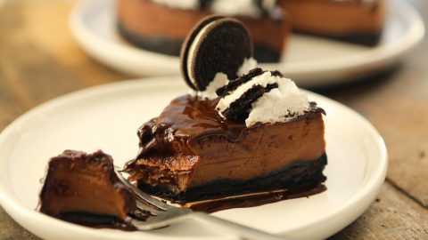 Vegan Baked Chocolate Oreo Cheesecake (and no it's not healthy!)