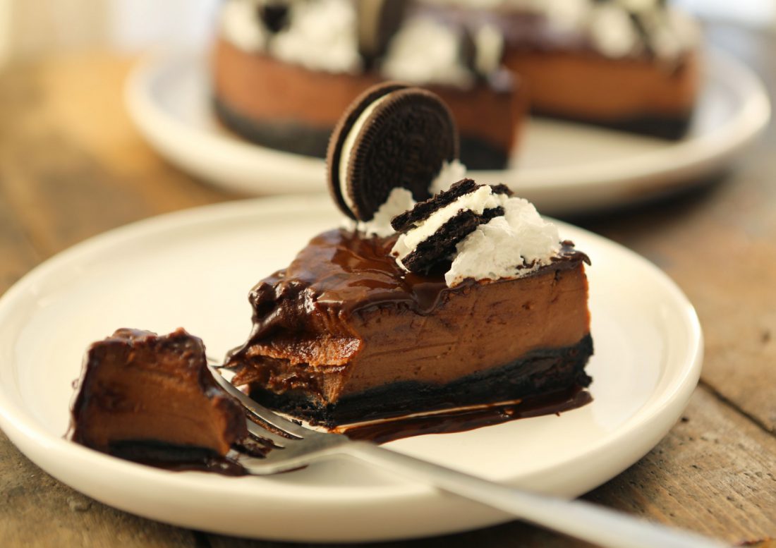 Vegan Baked Chocolate Oreo Cheesecake (and no it's not healthy!) - Vegan Recipe Club