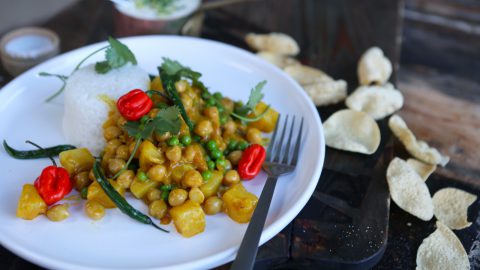 Chickpea & Pineapple Curry