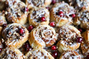 Easy Cinnamon Iced Buns