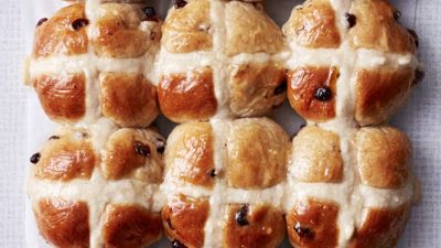 Hot Cross Buns With Marmalade Glaze