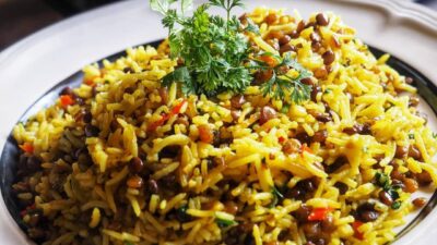 Caramelised Onion Yellow Rice with Lentils